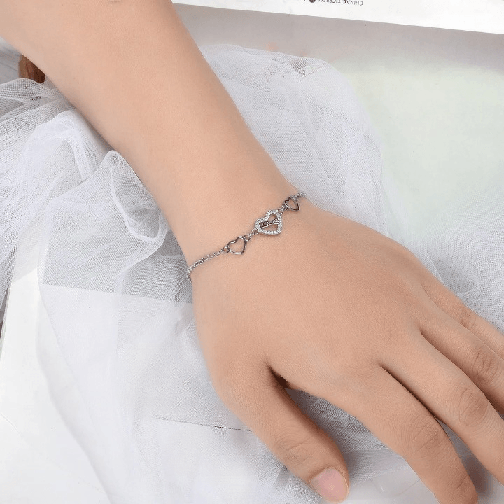 925 Silver/Chandi Love Heart Hand Chain Bracelet - Unore Jewelry